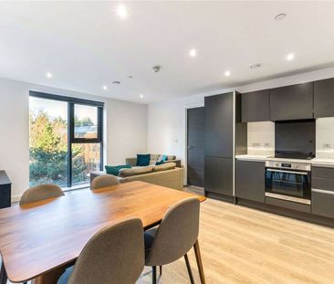 Parking included! Sizeable two double bedroom apartment in the Down... - Photo 2