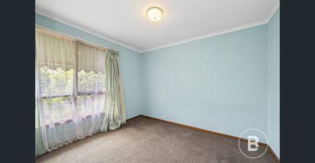 WELL KEPT FOUR BEDROOM HOME IN GREAT LOCATION - Photo 5