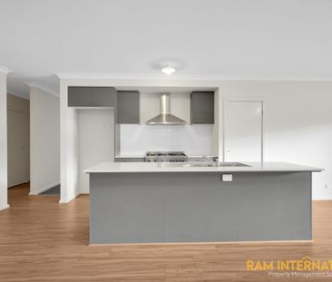 Well-maintained home in Riverwalk Estate, Close to All Major Amenities - Photo 5