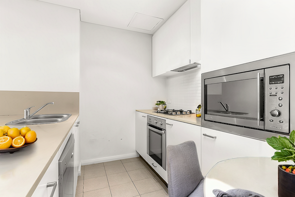 Unit 405/4 Nuvolari Place, - Photo 1