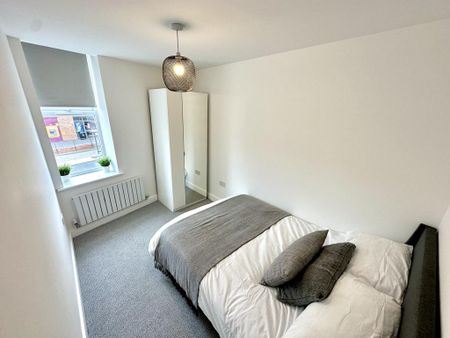 2 bedroom house of multiple occupation to rent - Photo 4