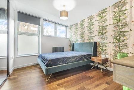 3 bedroom flat to rent - Photo 4