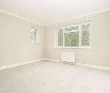 Holly Lane East, Banstead, SM7 - Photo 3