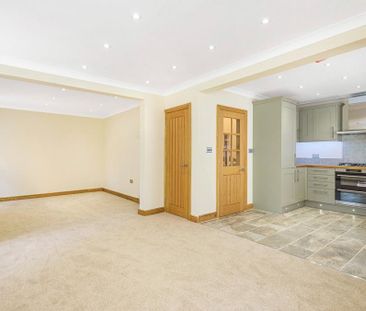 4 bedroom link detached house to rent - Photo 1