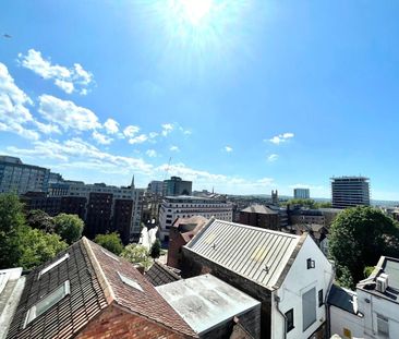 2 Bed Flat, Upper Maudlin Street, BS2 - Photo 1