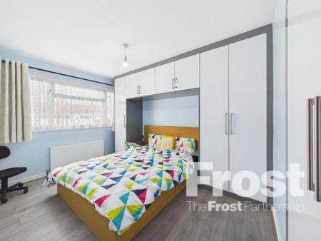 3 bedroom end of terrace house to rent - Photo 3