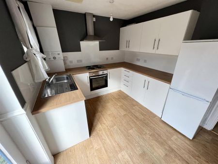 2 bedroom terraced house to rent - Photo 5