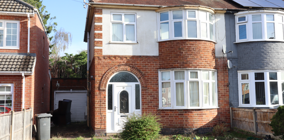 3 bedroom semi-detached house to rent - Photo 2