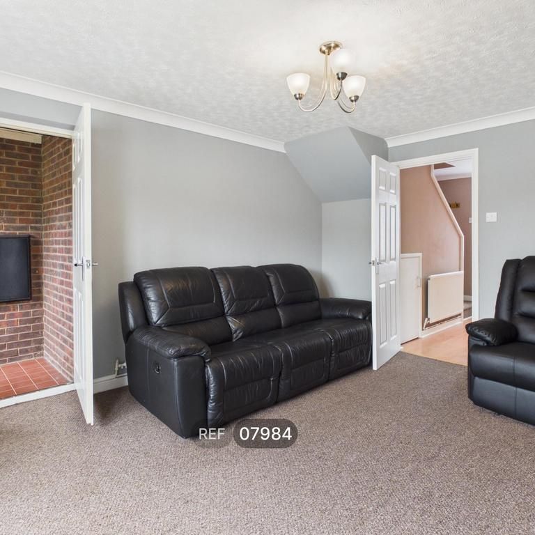 2 bedroom terraced house to rent - Photo 1