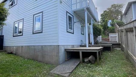 WELL PRESENTED 2x bedroom, 1x bathroom home: - Photo 5