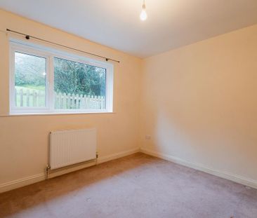 3 bedroom detached bungalow to rent - Photo 4