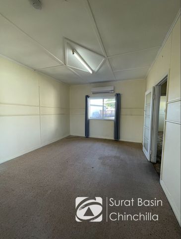 Spacious 3 Bedroom Home in Convenient Location - Photo 4