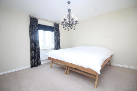 5 bedroom detached house to rent - Photo 3