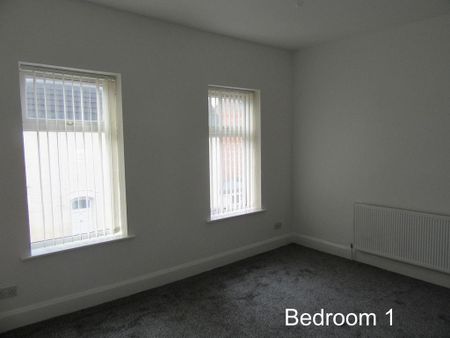 3 bedroom end of terrace house to rent - Photo 2