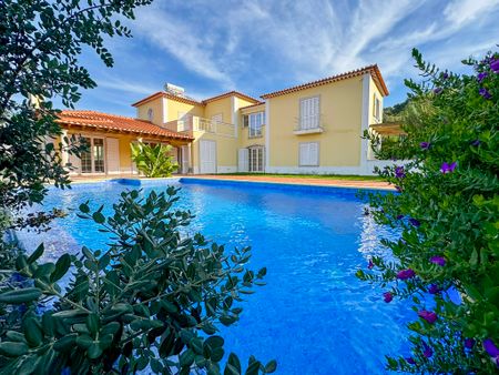 Beautiful 4 bedroom villa in the heart of the historic centre of Sintra - Photo 2