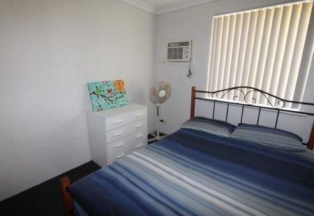 AFFORDABLE 4x2 - Great Family Home - Photo 3