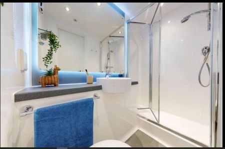 Room in a Shared House, Forest Road, E17 - Photo 3