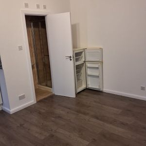 Studio Flat, Farleigh Road, N16 - Photo 2