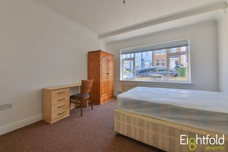 6 bedroom terraced house to rent - Photo 3