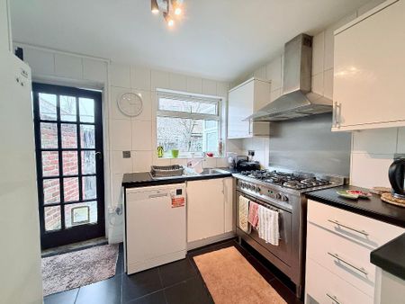 East Acton Lane, East Acton, London, W3 7EG - Photo 5