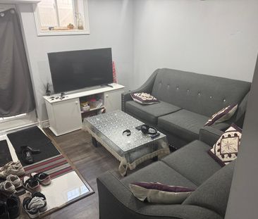 For Lease - 8 Ferncroft Place Unit# Basement, Brampton, Ontario - Photo 1