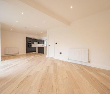 4 bedroom link detached house to rent - Photo 3