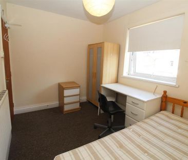 8 bedroom private hall to rent - Photo 5