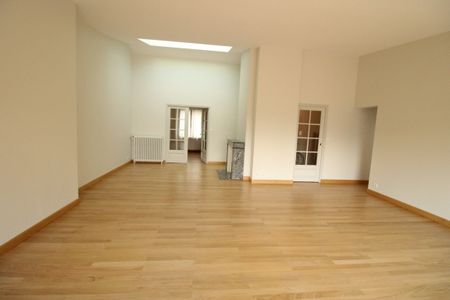 Location Maison 5 pièces 131m² NANTES 44000 - Photo 2