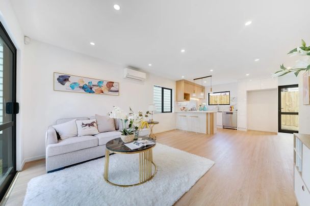 3 Bedrooms Modern Comfort & Convenience in Papatoetoe! - Photo 1