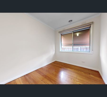 2/243 Keilor Road, Essendon, Vic 3040 - Photo 3
