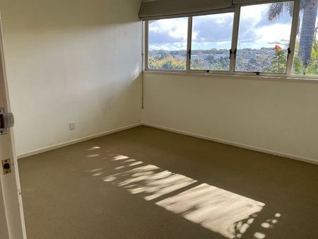 Spacious 4 Bedroom House in Meadowbank - Photo 5