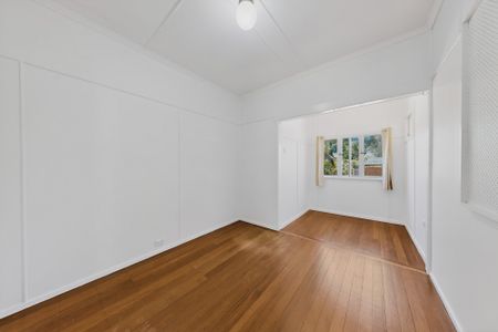 27 Main Street, Beachmere QLD 4510 - House For Rent | Domain - Photo 4