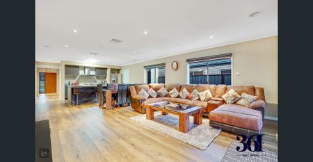 Immaculate 4-Bedroom Family Ex-Display Home with Alfresco & Dual Living Areas – Steps from Tarneit Gardens Shopping Centre , Transport and Schools ! - Photo 3