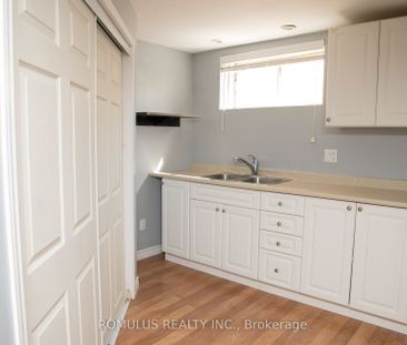 Semi-Detached Home For Lease | W8141200 - Photo 3