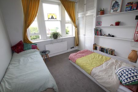 2 bed apartment to rent in Markwick Terrace, St. Leonards-on-Sea, TN38 - Photo 4