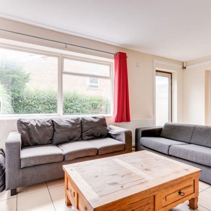 6 bedroom house to rent - Photo 1