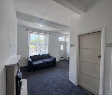 4 bedroom terraced house to rent - Photo 3