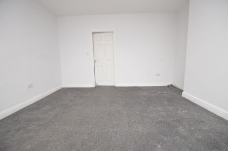 3 Bedroom End of Terrace - Photo 3