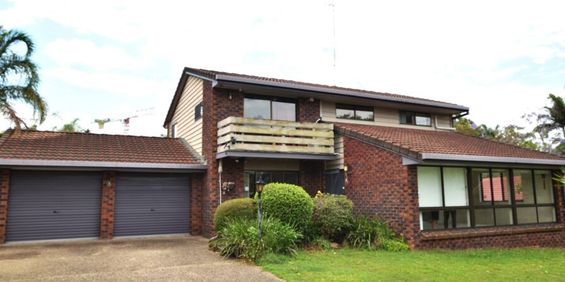 Beautiful Home Near Golf Course - Photo 3