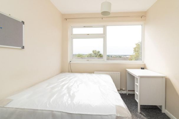 4 bedroom terraced house to rent - Photo 1