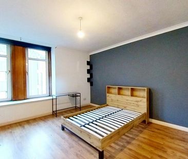 3 bedroom flat to rent - Photo 5