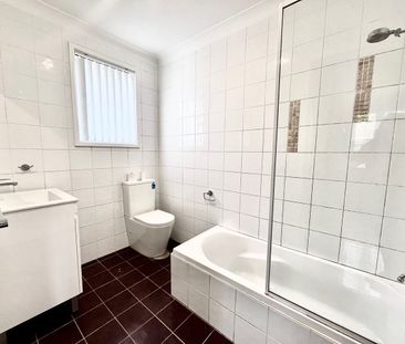 RENOVATED 4 BEDROOM HOME! - Photo 4