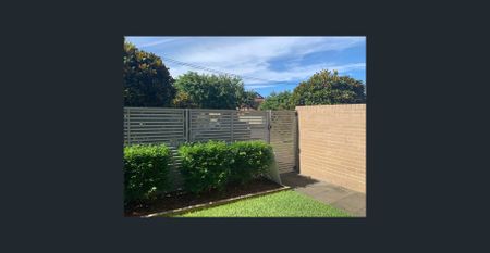 Modern Townhouse in Woy Woy - Photo 4