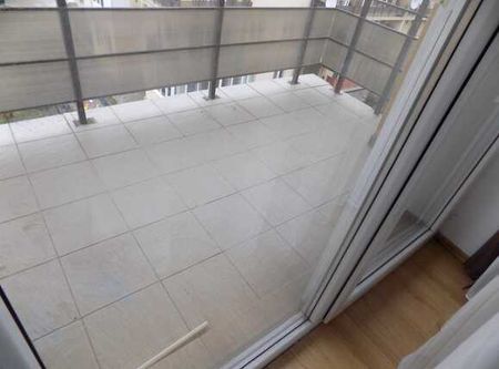 Garsoniera de inchiriat, 34 mp, prima inchiriere, loc de parcare, zona strazii Florilor! - Photo 2
