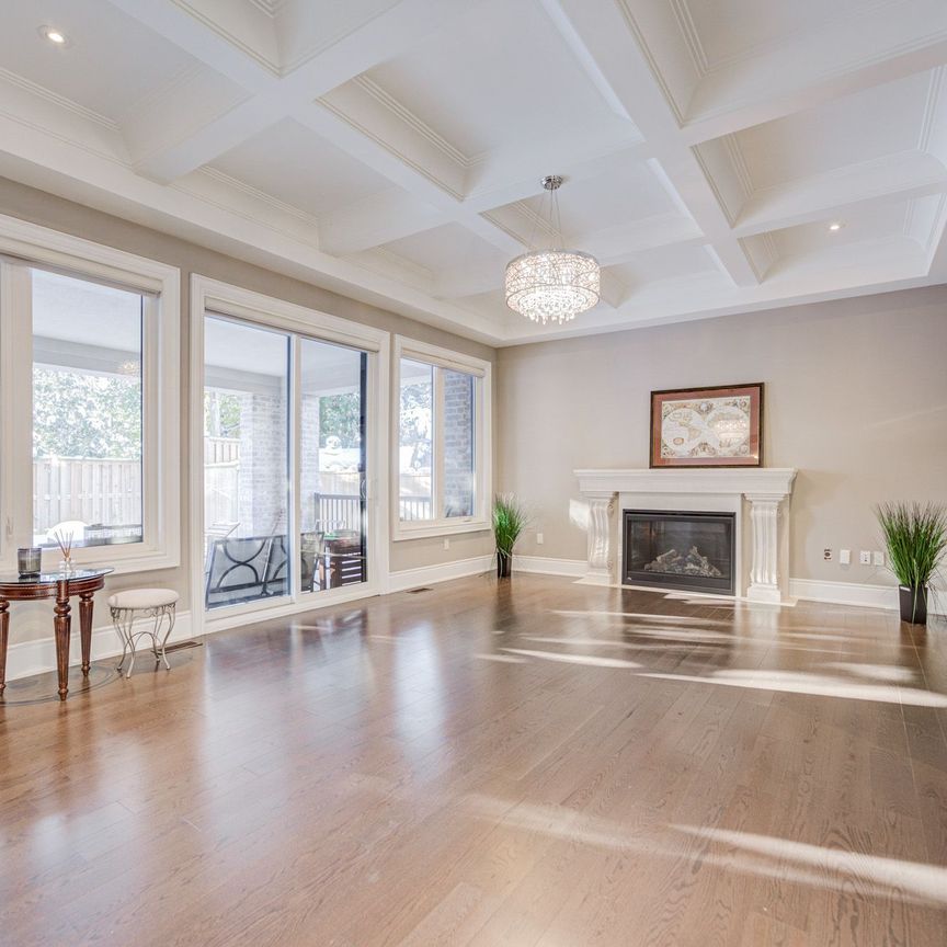 For Lease - 75 Douglas Road, Richmond Hill, Ontario - Photo 1