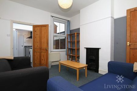 3 bedroom terraced house to rent - Photo 2