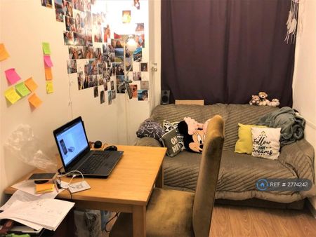 4 bedroom semi-detached house to rent - Photo 3