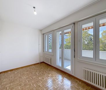 Très joli 5 pièces au 5ème, rafraichi, avec balcons - Photo 4