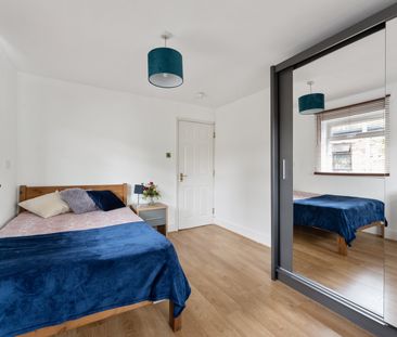🏡🌺 Minutes away from Turnpike Lane Tube Station - Photo 6
