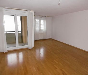Location Appartement 3 pièces 84m² - Photo 2